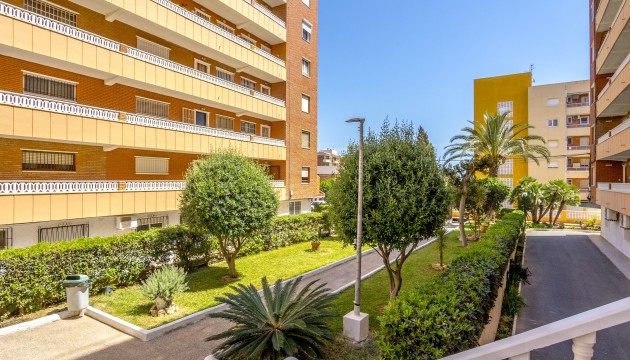 Apartment - Herverkoop - Orihuela Costa - Punta Prima