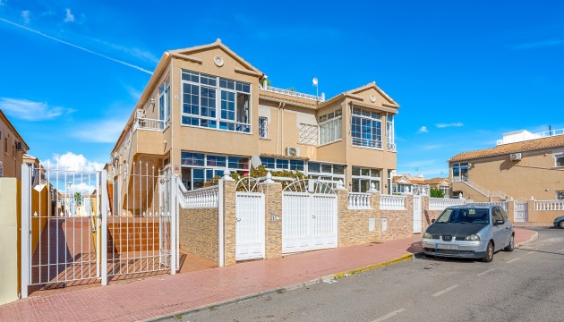 Apartment - Odsprzedaż - Torrevieja - Torrevieja