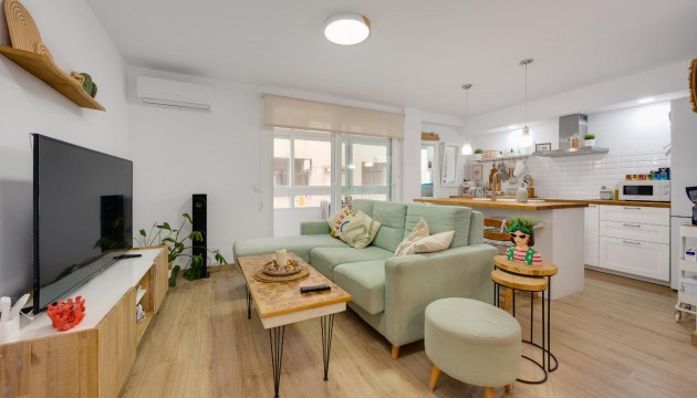 Apartment - Resale - Torrevieja - El Acequión - Los Náufragos