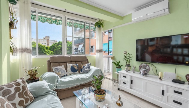 Apartment - Wiederverkauf - Alicante - Calle General Espartero