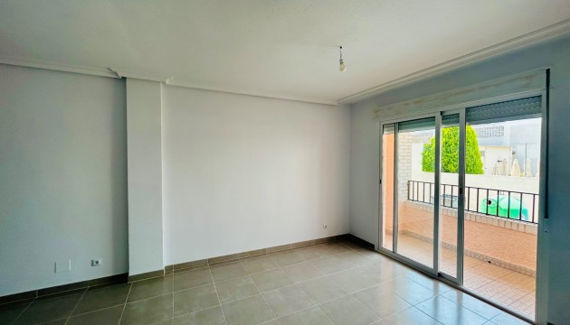 Apartment - Wiederverkauf - Daya Nueva - Daya Nueva