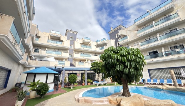 Apartment - Wiederverkauf - Orihuela Costa - Cabo Roig