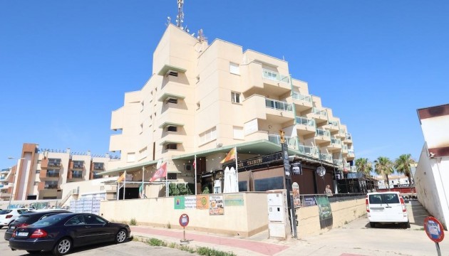 Apartment - Wiederverkauf - Orihuela Costa - Cabo Roig