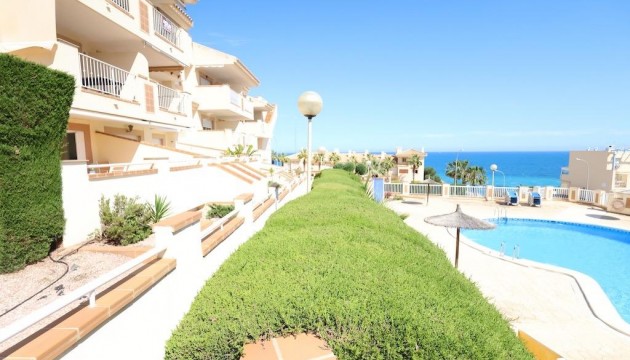 Apartment - Wiederverkauf - Orihuela Costa - Campoamor