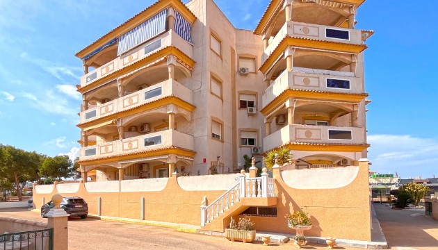 Apartment - Wiederverkauf - Orihuela Costa - La Zenia