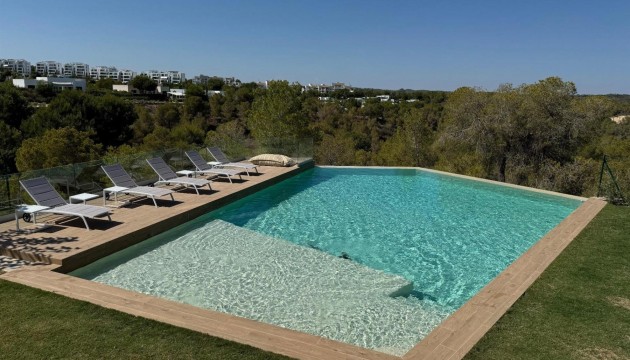 Apartment - Wiederverkauf - Orihuela Costa - Las Colinas Golf