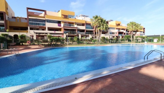 Apartment - Wiederverkauf - Orihuela Costa - Playa Flamenca