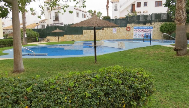 Apartment - Wiederverkauf - Orihuela Costa - Villamartín