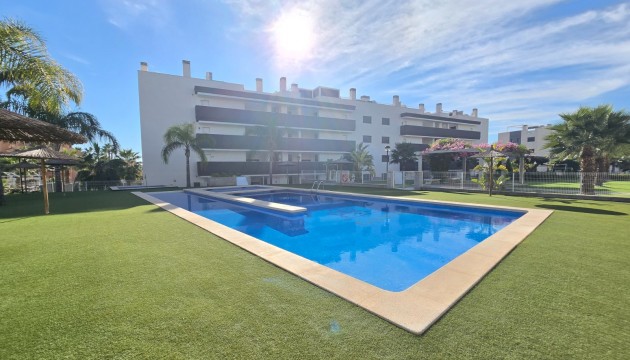 Apartment - Wiederverkauf - Orihuela Costa - Villamartín
