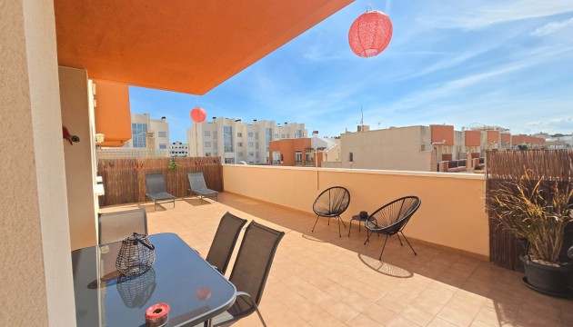 Apartment - Wiederverkauf - Orihuela Costa - Villamartín