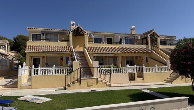 Apartment - Wiederverkauf - Orihuela Costa - Villamartín