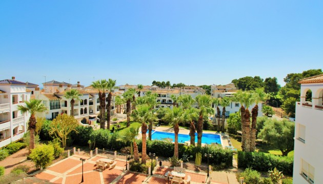 Apartment - Wiederverkauf - Orihuela Costa - Villamartín