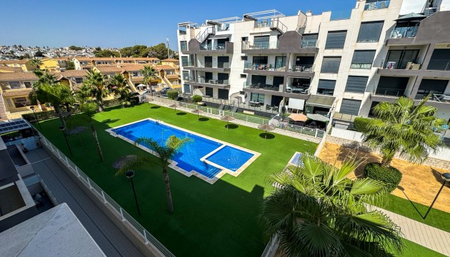 Apartment - Wiederverkauf - Orihuela Costa - Villamartín