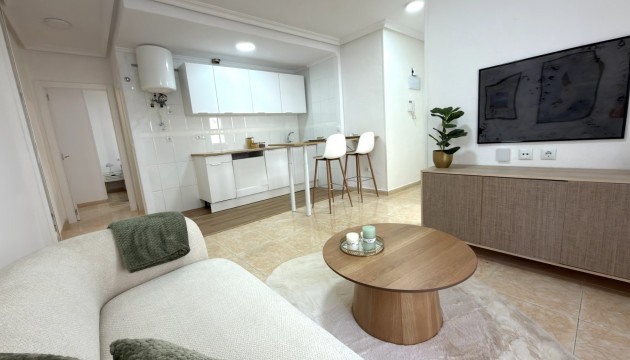 Apartment - Wiederverkauf - Torrevieja - Curva del Palangre