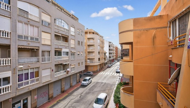 Apartment - Wiederverkauf - Torrevieja - Playa de los Locos