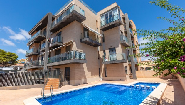 Apartment - Wiederverkauf - Torrevieja - Punta Prima
