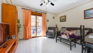 Apartment - Wiederverkauf - Torrevieja - SU-21759