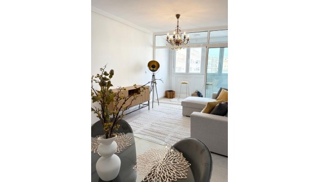 Apartment - Wiederverkauf - Torrevieja - Torrevieja