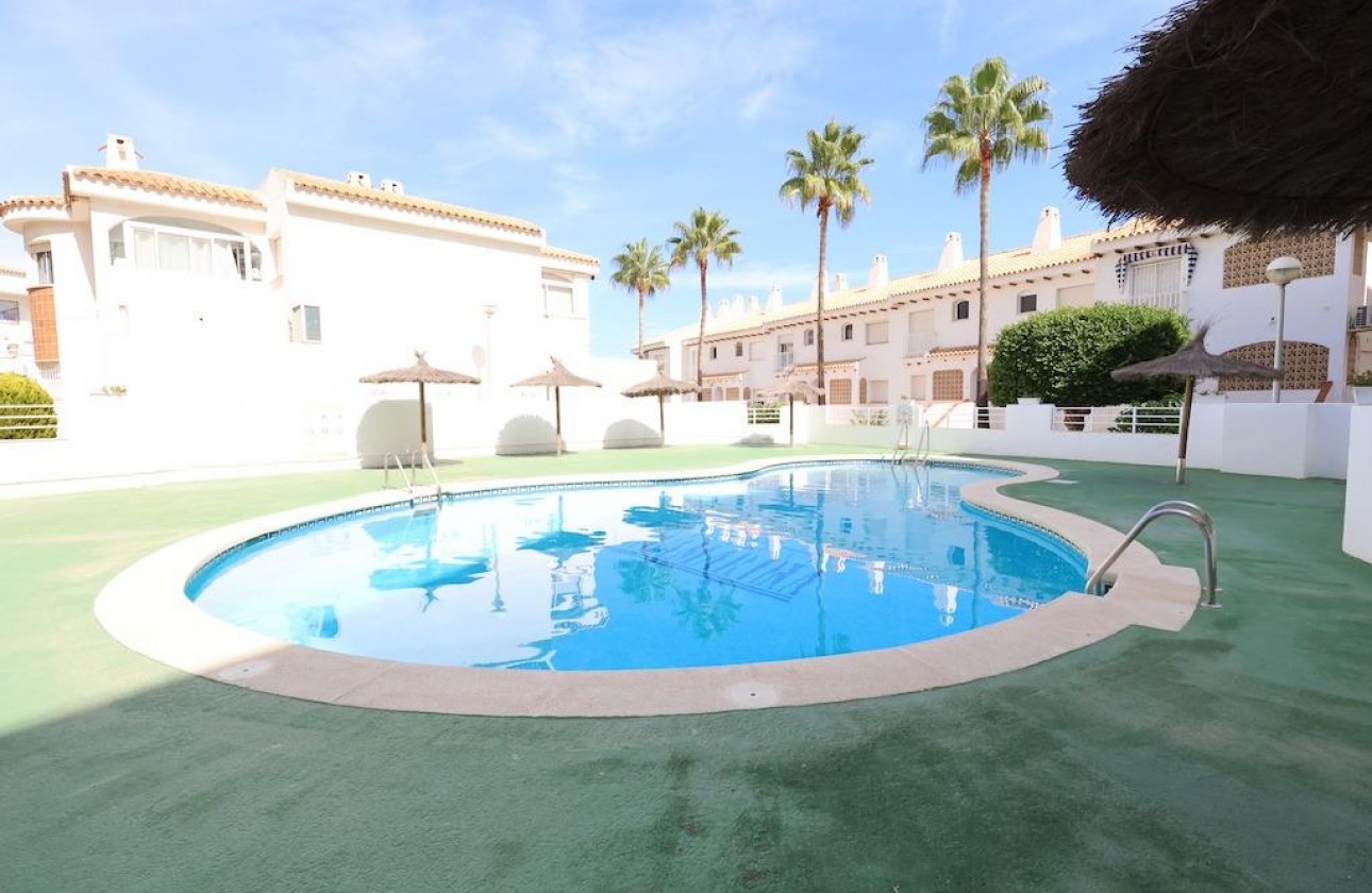 Begagnad - Bungalow - Orihuela Costa - Campoamor