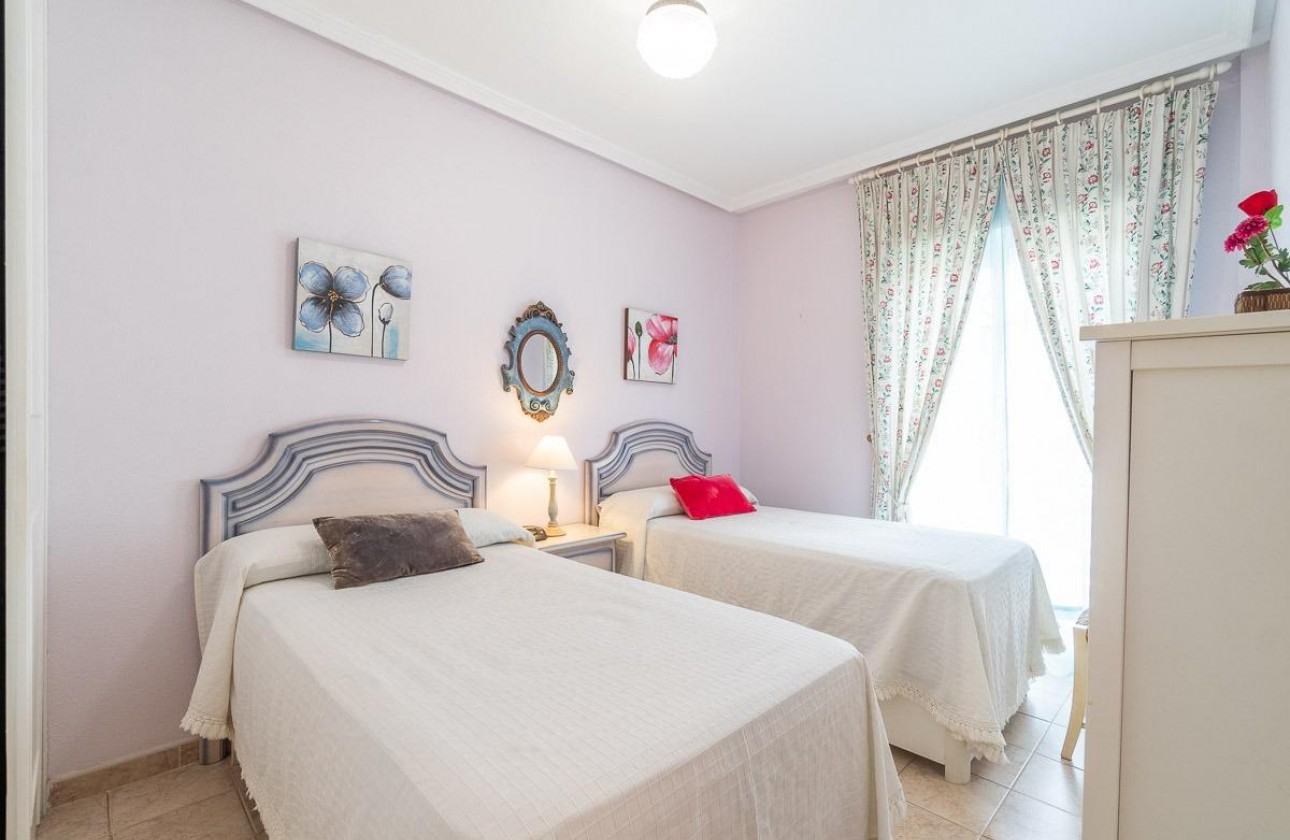 Begagnad - Bungalow - Orihuela Costa - La Zenia