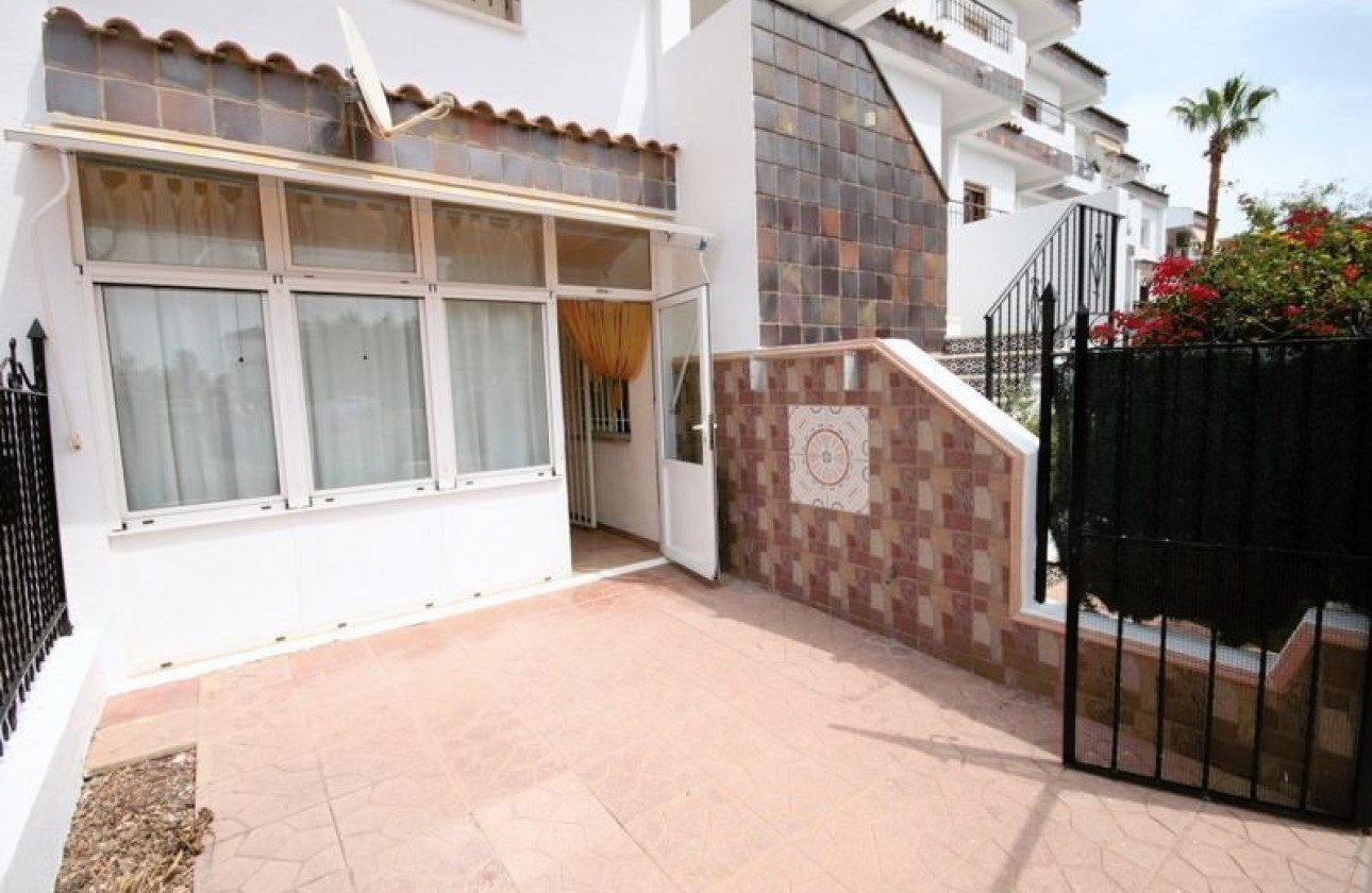 Begagnad - Bungalow - Orihuela Costa - Punta Prima