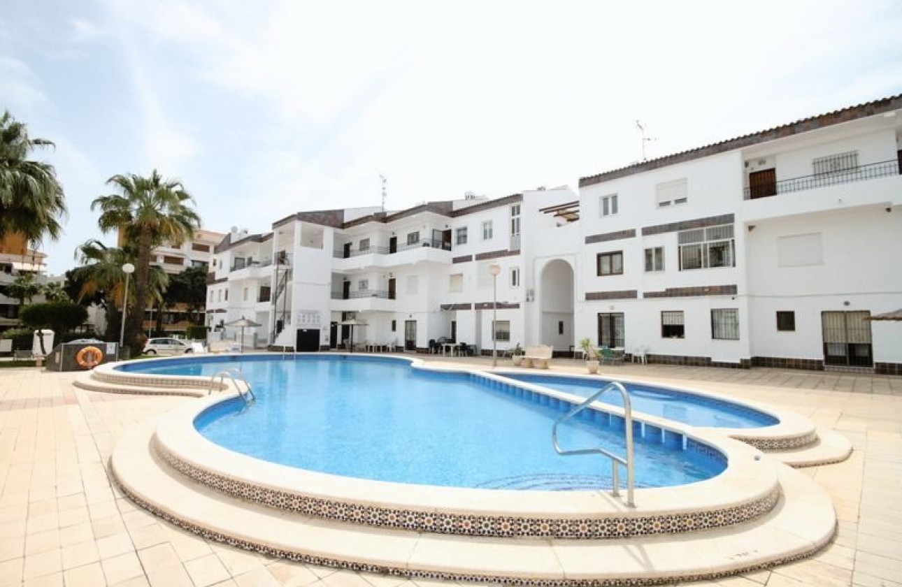 Begagnad - Bungalow - Orihuela Costa - Punta Prima