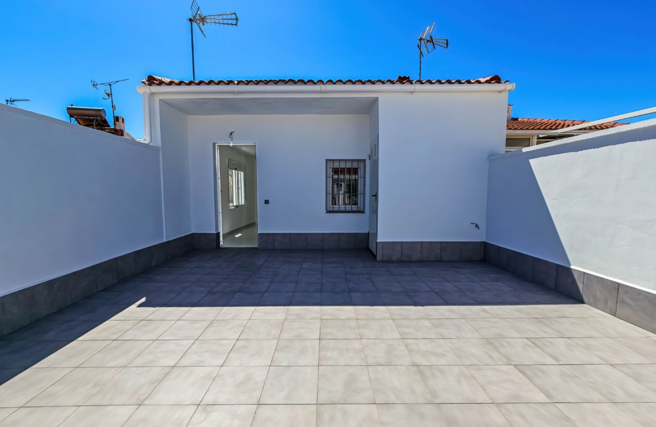 Begagnad - Bungalow - Torrevieja - La Siesta - El Salado -  Torreta