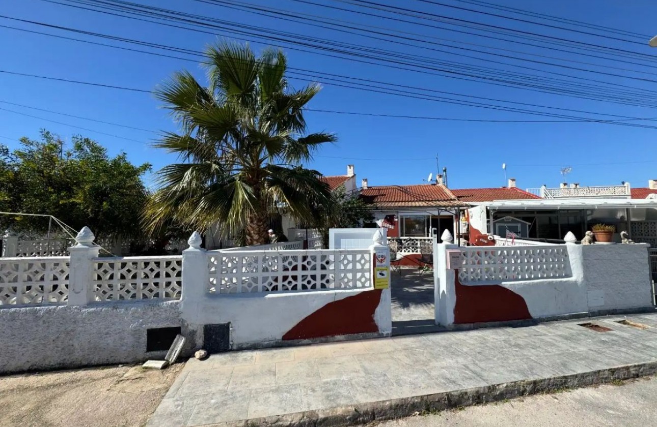 Begagnad - Bungalow - Torrevieja - La Siesta - El Salado -  Torreta