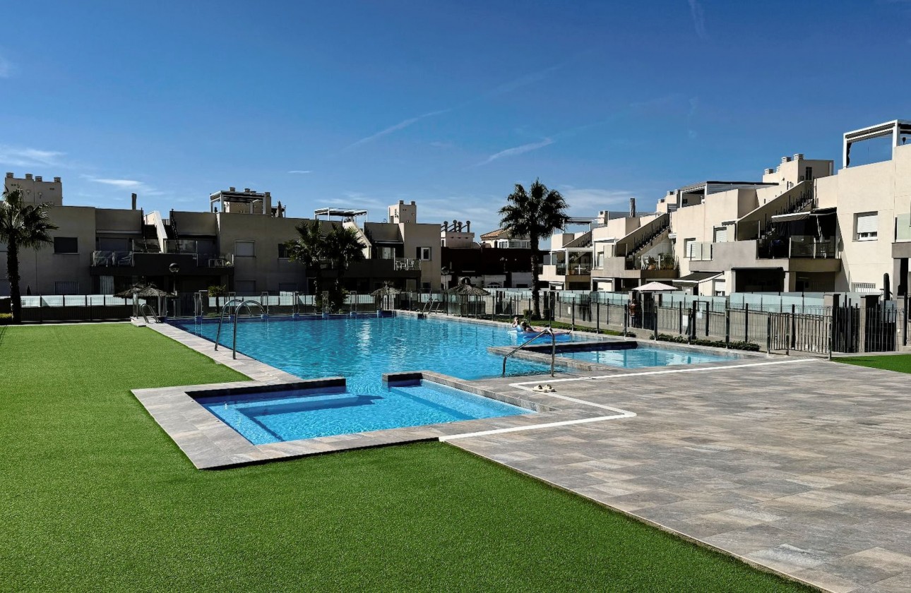 Begagnad - Bungalow - Torrevieja - Nueva Torrevieja - Aguas Nuevas