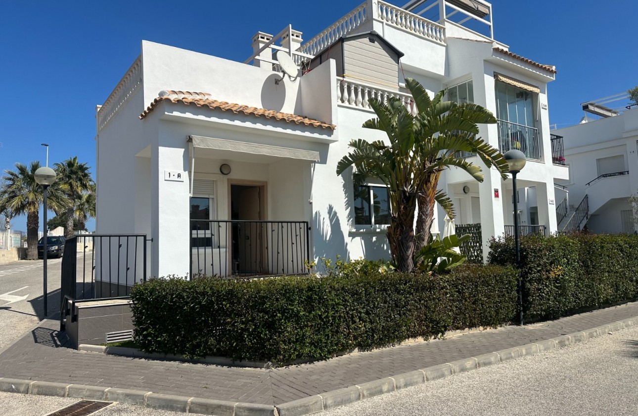 Begagnad - Bungalow - Torrevieja - Nueva Torrevieja - Aguas Nuevas