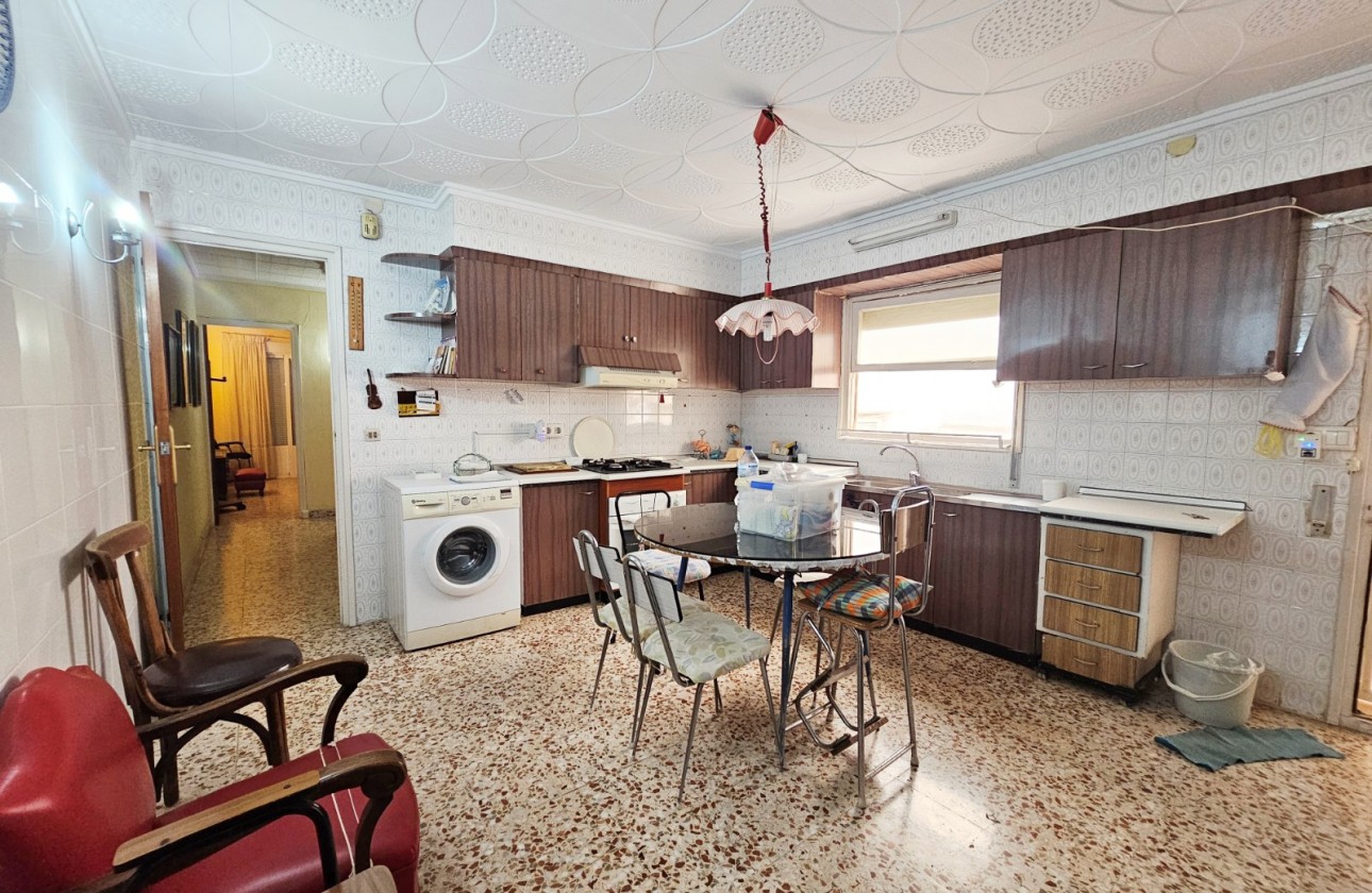 Begagnad - Byggnad - Torrevieja