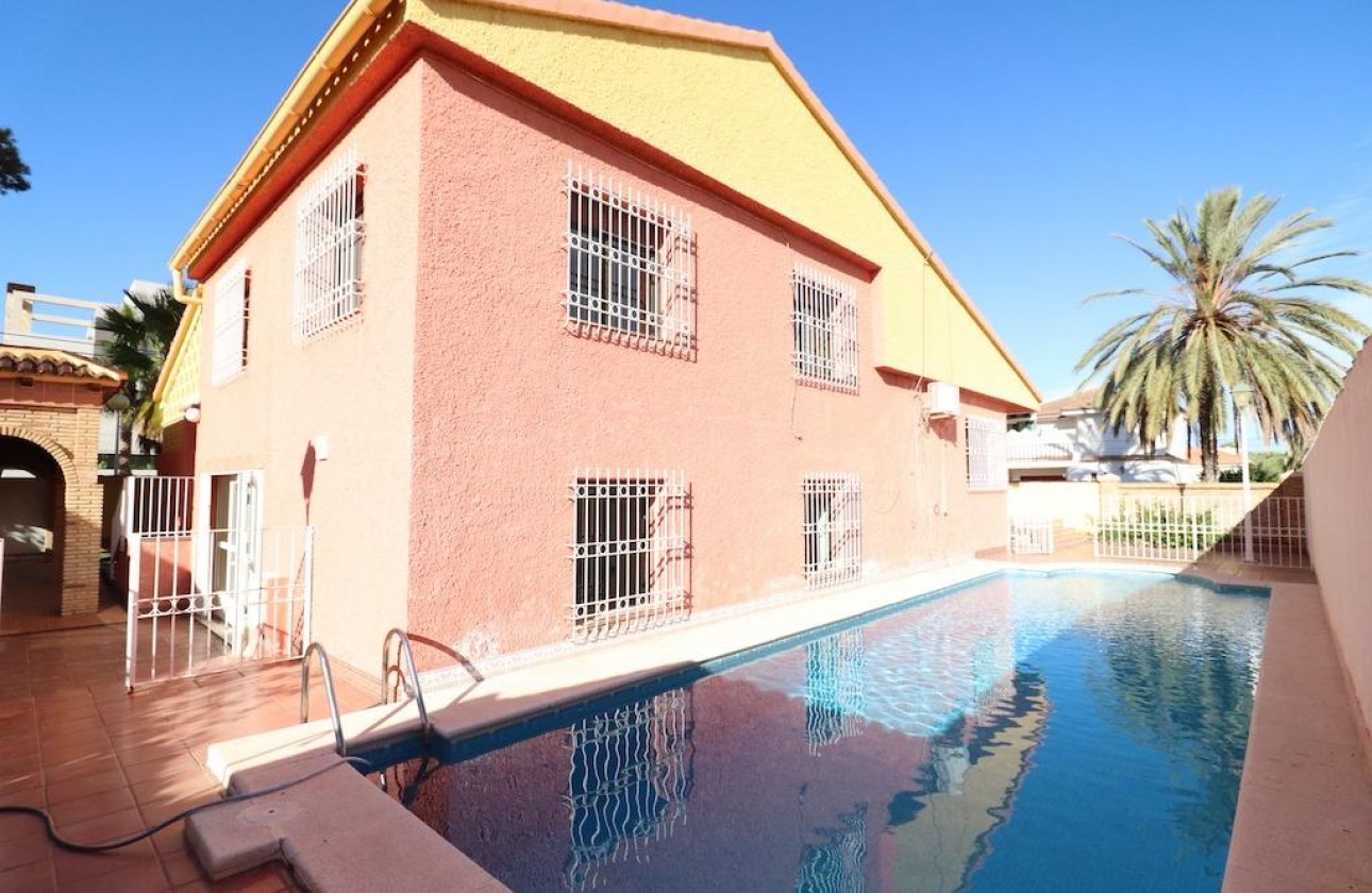 Begagnad - Fristående Villa - Cabo Roig - MUY CERCA DE LA PLAYA