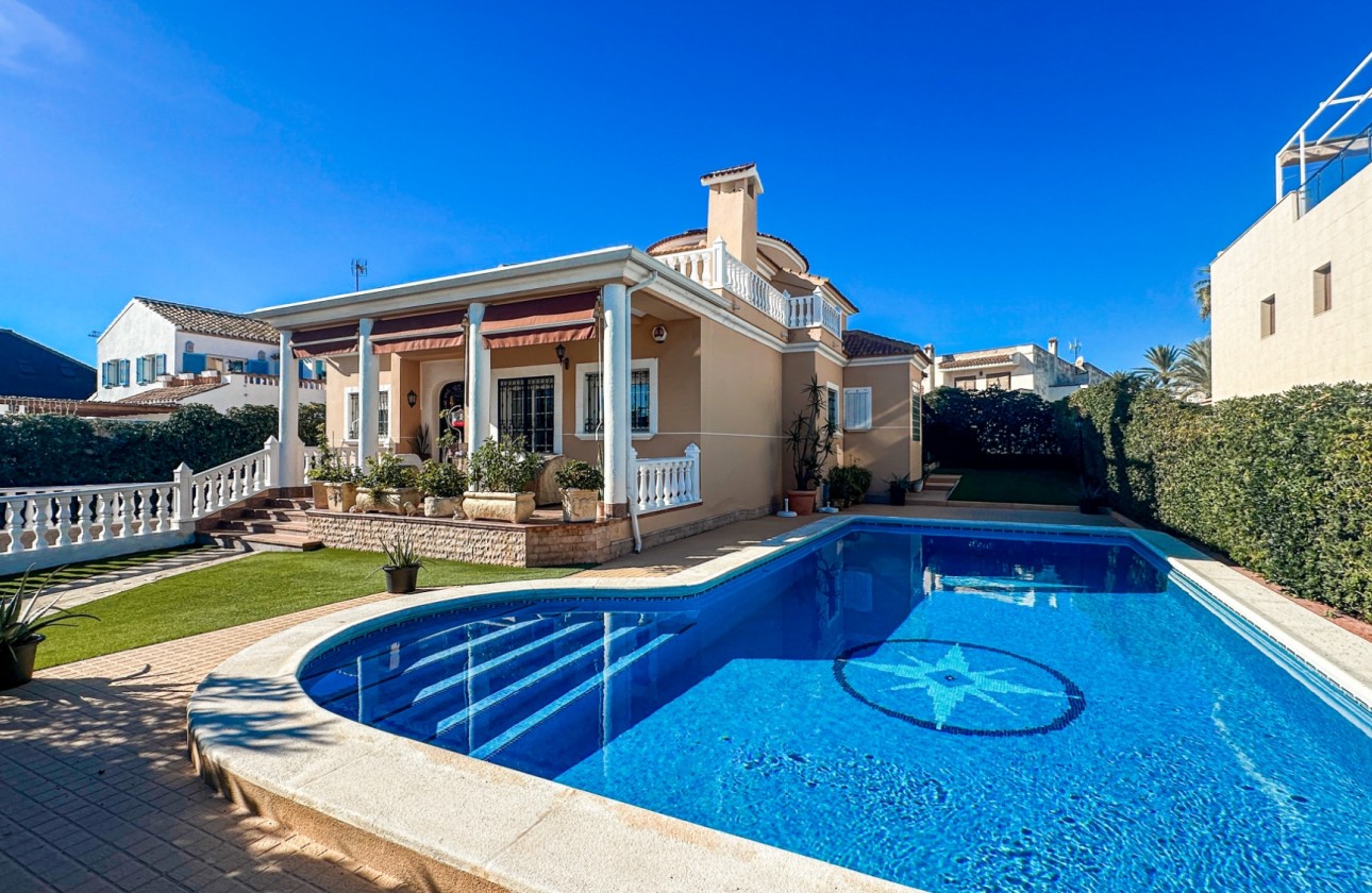 Begagnad - Fristående Villa - La Mata - Torrelamata - La Mata