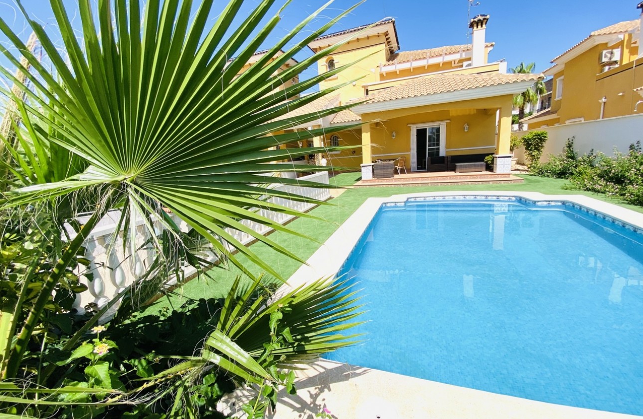 Begagnad - Fristående Villa - Orihuela Costa - Cabo Roig