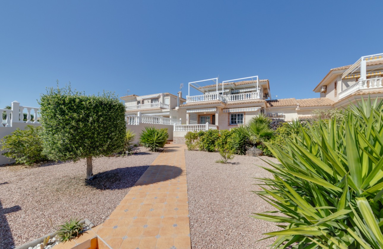 Begagnad - Fristående Villa - Orihuela Costa - calle Ciruela