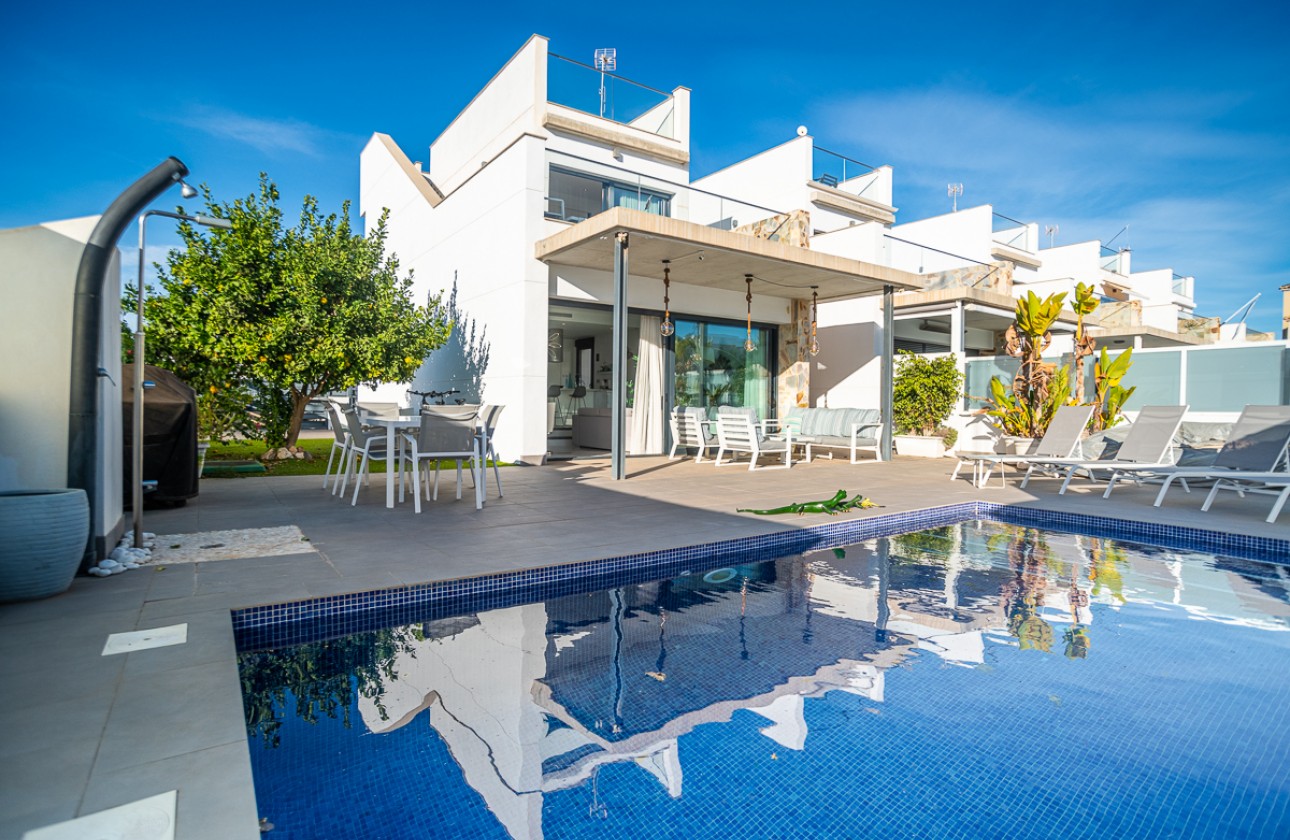 Begagnad - Fristående Villa - Orihuela Costa - Lomas de Cabo Roig