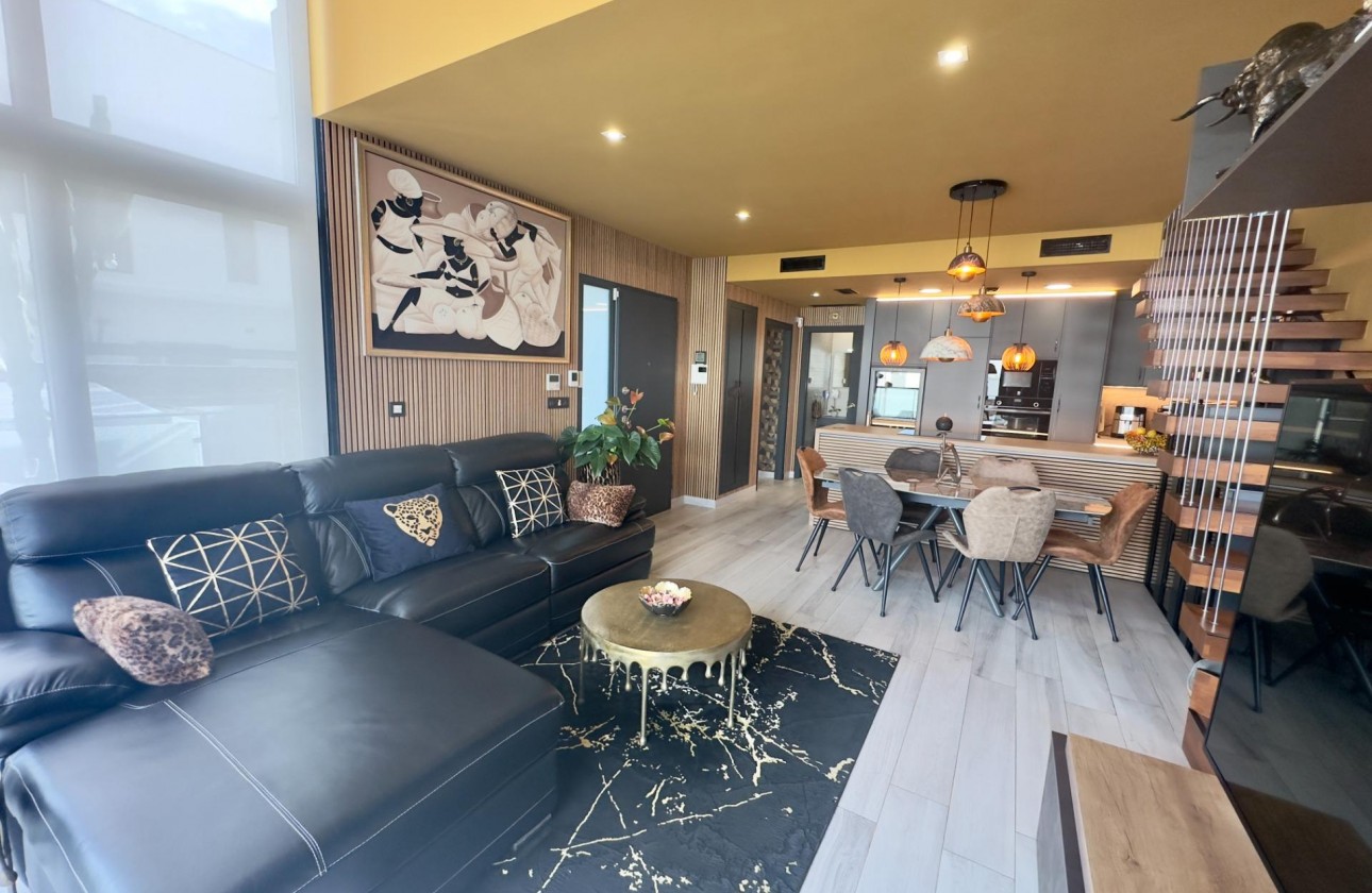 Begagnad - Fristående Villa - Orihuela Costa - Lomas de Cabo Roig