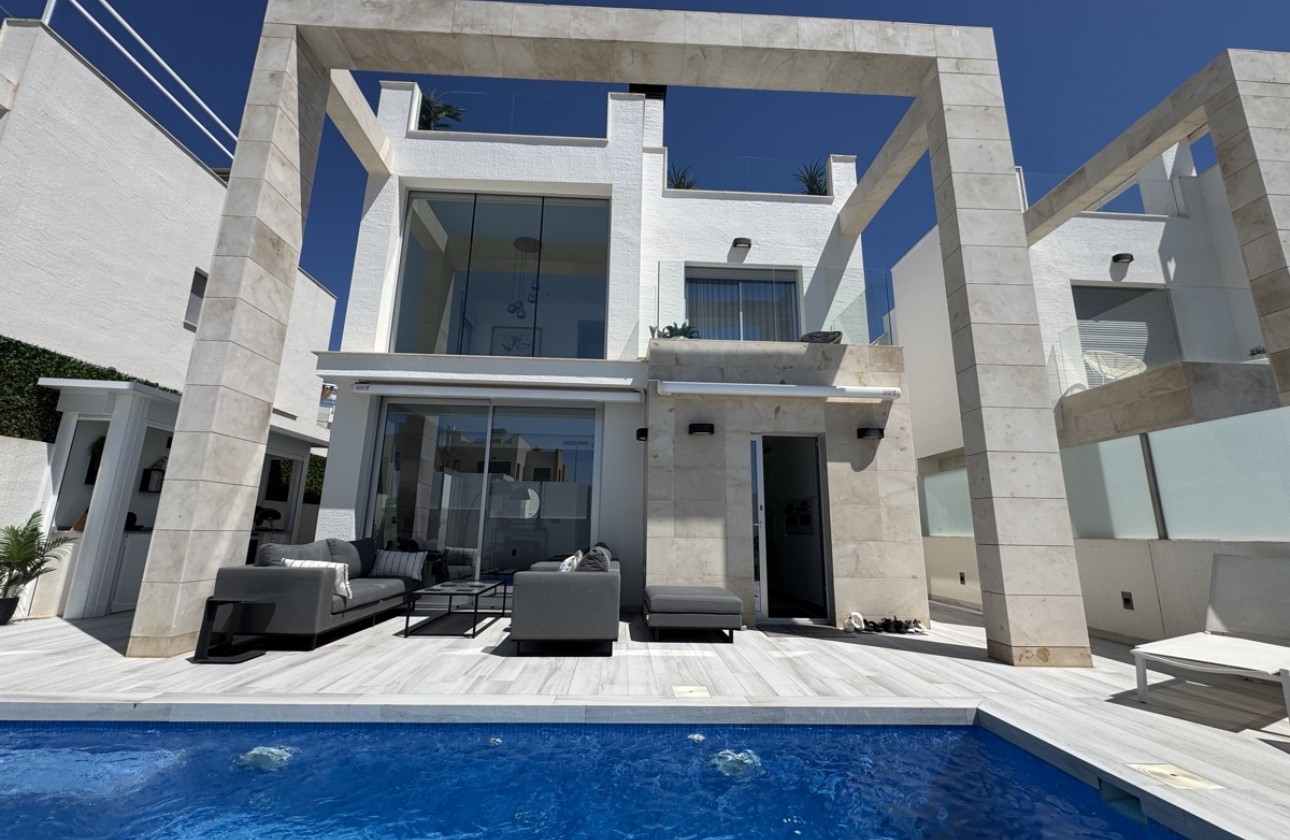 Begagnad - Fristående Villa - Orihuela Costa - Lomas de Cabo Roig