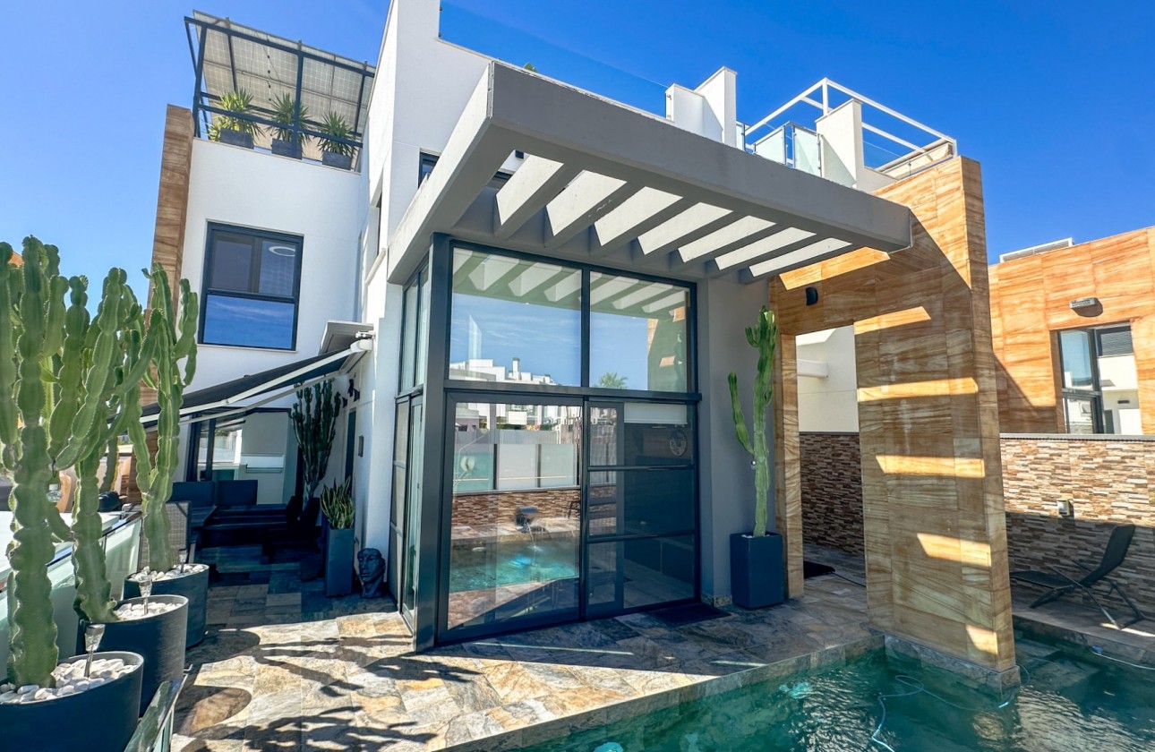 Begagnad - Fristående Villa - Orihuela Costa - Lomas de Cabo Roig