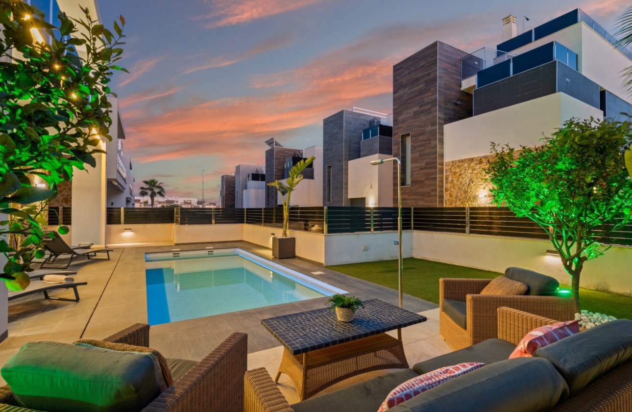 Begagnad - Fristående Villa - Orihuela Costa - Lomas de Campoamor