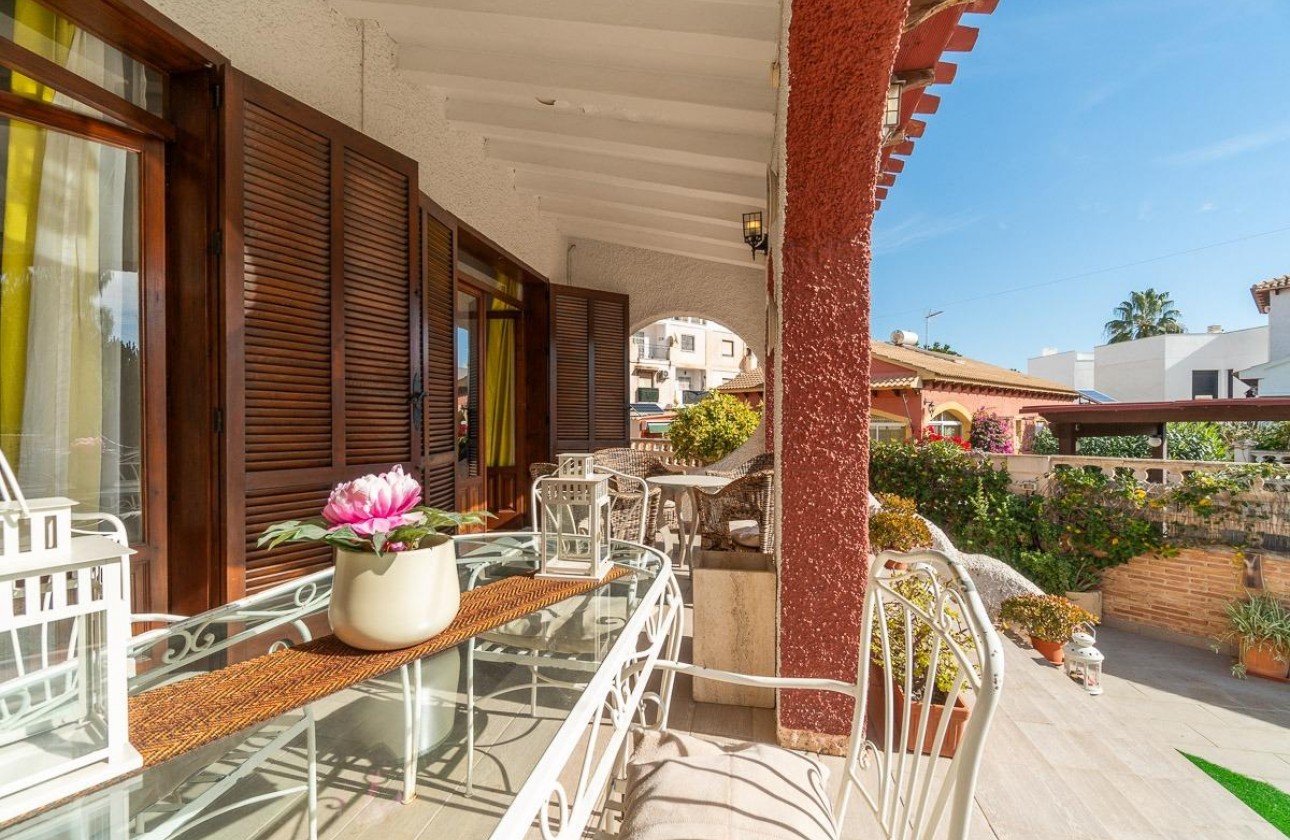 Begagnad - Fristående Villa - Orihuela Costa - Punta Prima