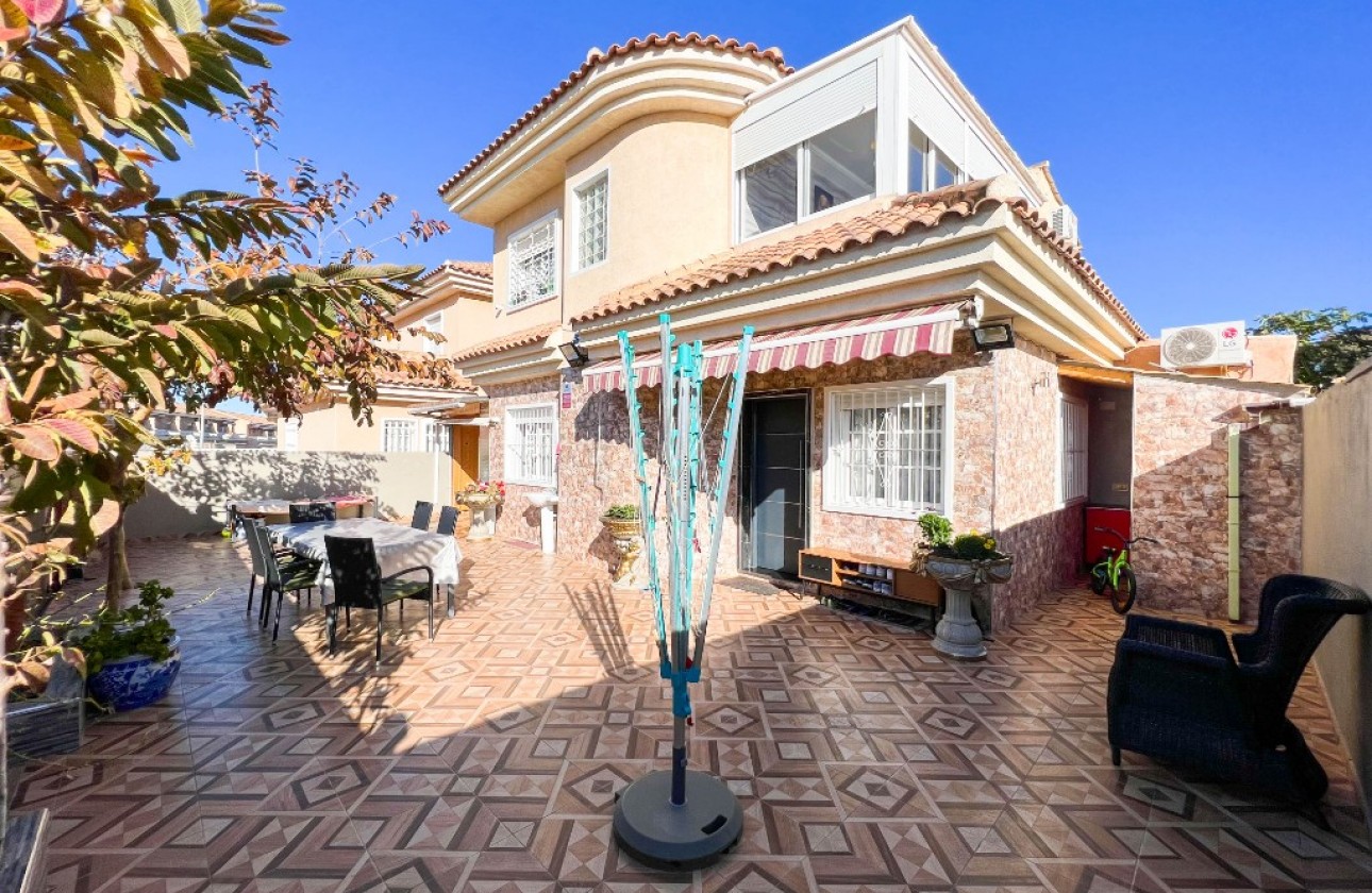 Begagnad - Fristående Villa - Orihuela Costa - Punta Prima