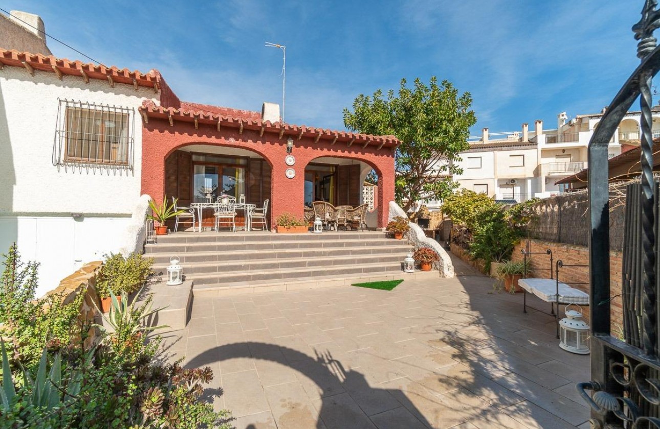 Begagnad - Fristående Villa - Orihuela Costa - Punta Prima