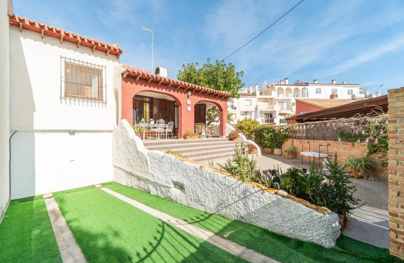 Begagnad - Fristående Villa - Orihuela Costa - Punta Prima