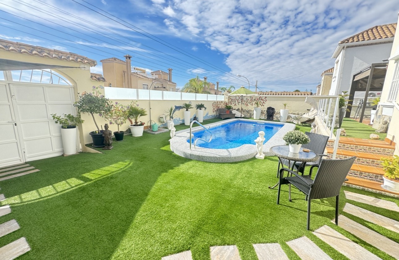 Begagnad - Fristående Villa - Orihuela Costa - Villamartín