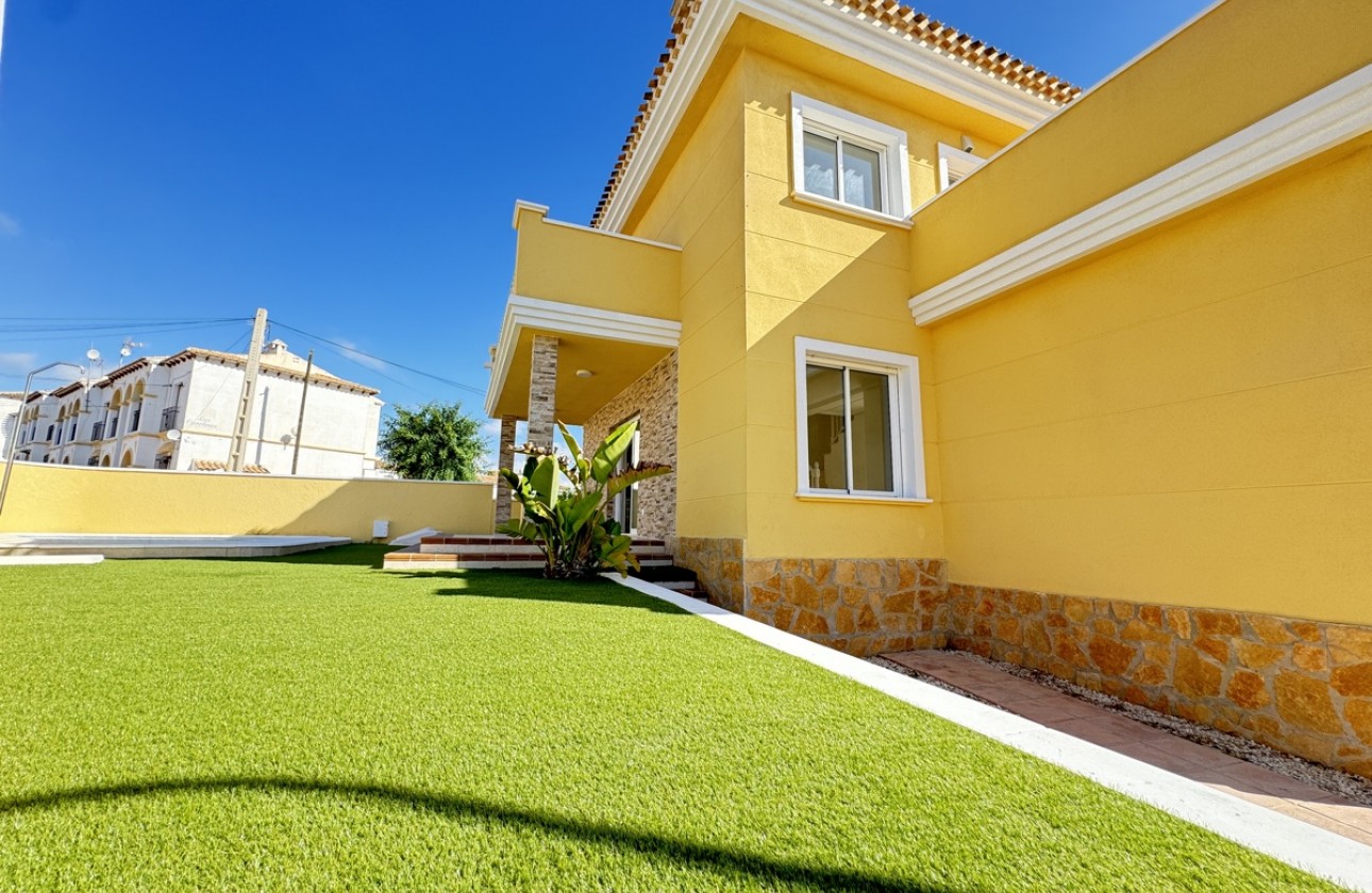 Begagnad - Fristående Villa - Orihuela Costa - Villamartín