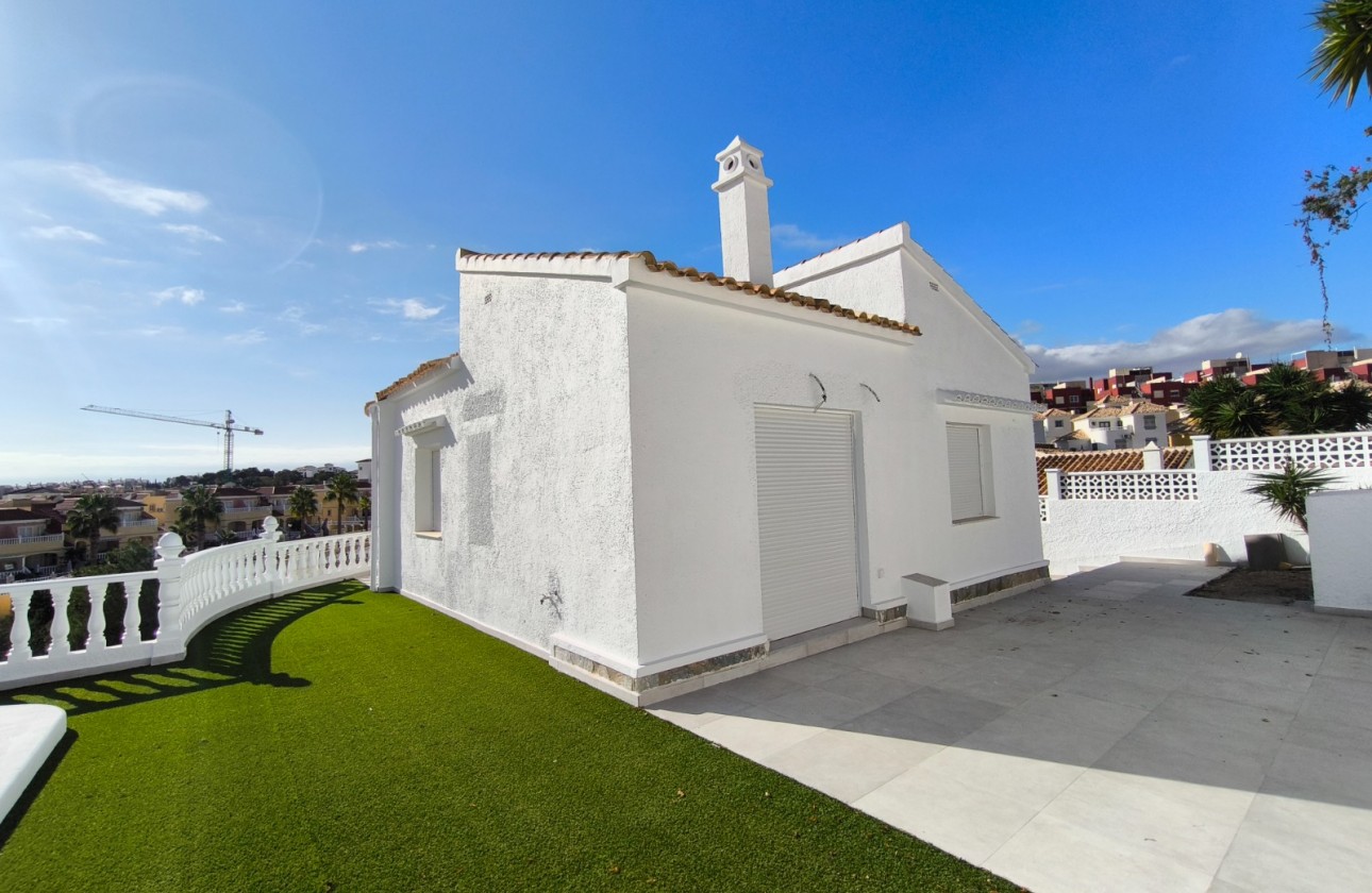 Begagnad - Fristående Villa - Orihuela Costa - Villamartín