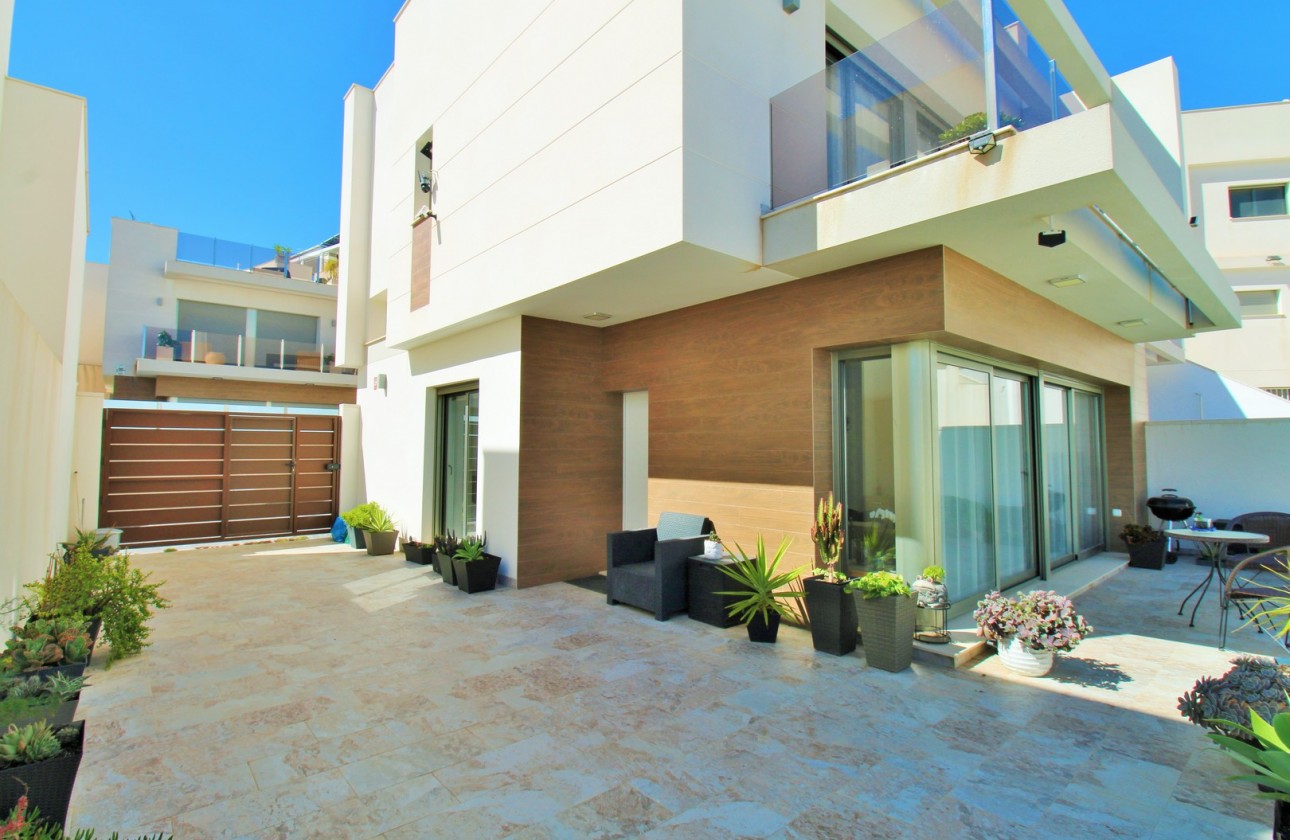 Begagnad - Fristående Villa - Orihuela Costa - Villamartín