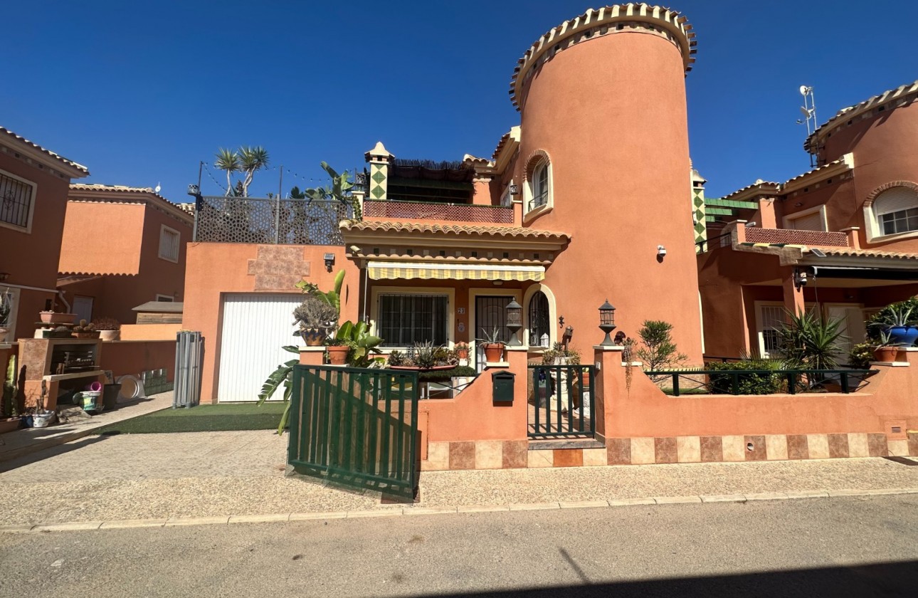 Begagnad - Fristående Villa - Orihuela - Playa Flamenca