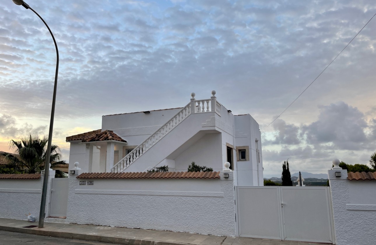Begagnad - Fristående Villa - San Miguel de Salinas